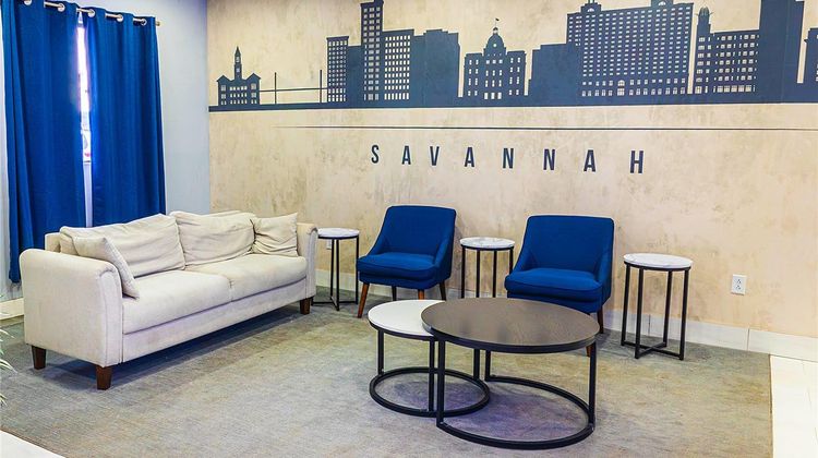 Baymont by Wyndham Port Wentworth Lobby