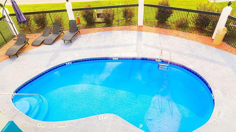 <b>Baymont by Wyndham Port Wentworth Pool</b>. Images powered by <a href="https://iceportal.shijigroup.com/" title="IcePortal" target="_blank">IcePortal</a>.