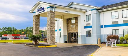 Baymont by Wyndham Port Wentworth Exterior