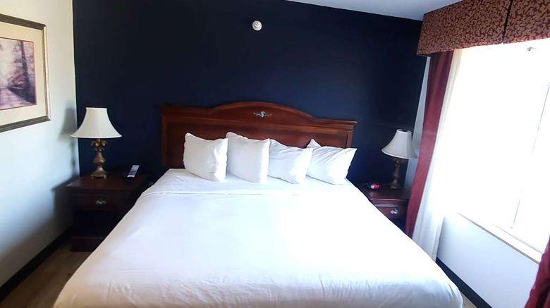 <b>Wingate by Wyndham Youngstown West Room</b>. Images powered by <a href="https://iceportal.shijigroup.com/" title="IcePortal" target="_blank">IcePortal</a>.