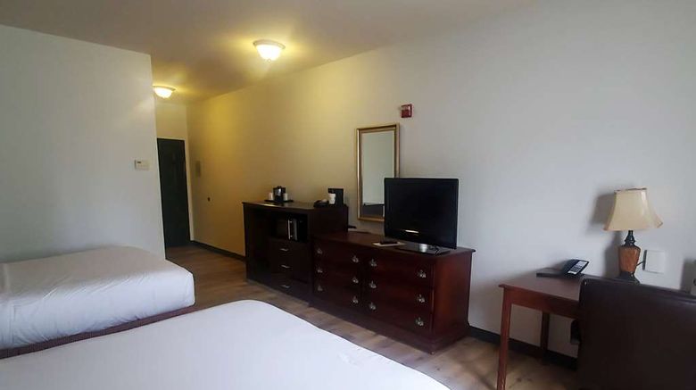 <b>Wingate by Wyndham Youngstown West Room</b>. Images powered by <a href="https://iceportal.shijigroup.com/" title="IcePortal" target="_blank">IcePortal</a>.