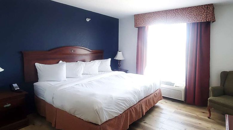 <b>Wingate by Wyndham Youngstown West Room</b>. Images powered by <a href="https://iceportal.shijigroup.com/" title="IcePortal" target="_blank">IcePortal</a>.