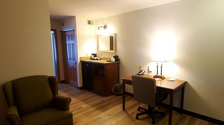 <b>Wingate by Wyndham Youngstown West Room</b>. Images powered by <a href="https://iceportal.shijigroup.com/" title="IcePortal" target="_blank">IcePortal</a>.