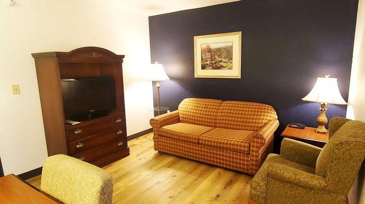 Wingate by Wyndham Youngstown West Room