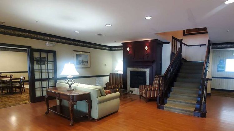 Wingate by Wyndham Youngstown West Lobby
