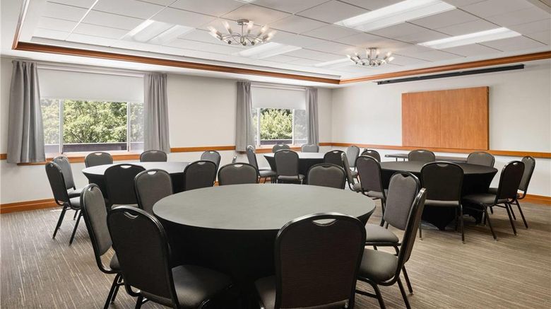 <b>Wyndham Moline on John Deere Commons Meeting</b>. Images powered by <a href="https://iceportal.shijigroup.com/" title="IcePortal" target="_blank">IcePortal</a>.