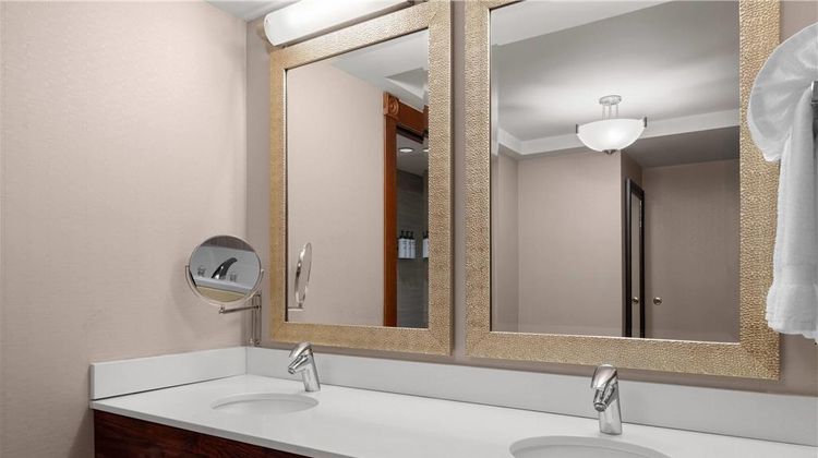 Wyndham Moline on John Deere Commons Suite