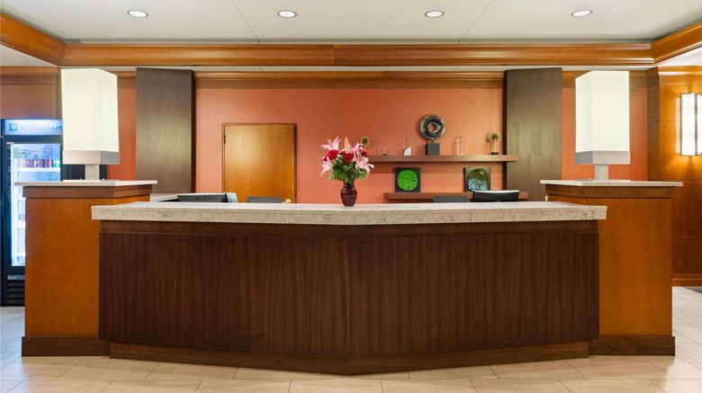 <b>Wyndham Moline on John Deere Commons Lobby</b>. Images powered by <a href="https://iceportal.shijigroup.com/" title="IcePortal" target="_blank">IcePortal</a>.