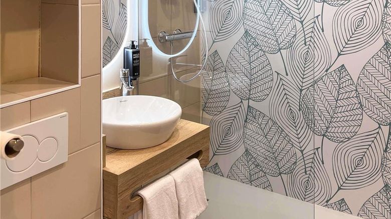 <b>Ibis Styles Chatenay Malabry Paris Sud Room</b>. Images powered by <a href="https://iceportal.shijigroup.com/" title="IcePortal" target="_blank">IcePortal</a>.