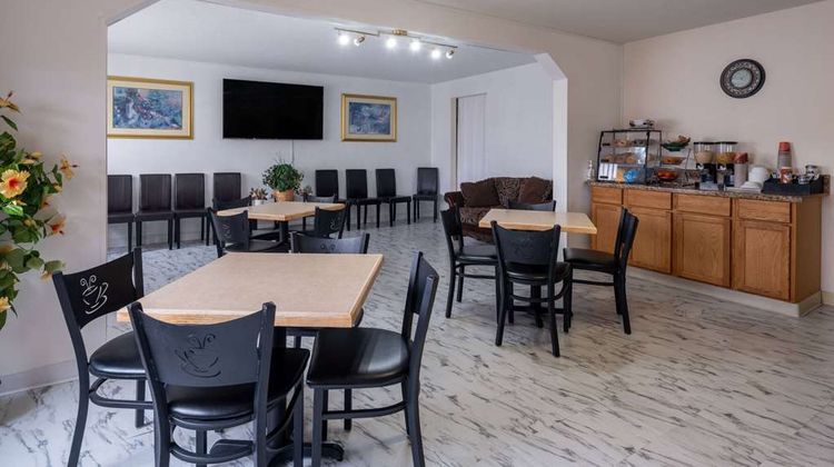 Travelodge by Wyndham Merrill Restaurant