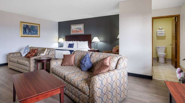 Travelodge by Wyndham Merrill Suite