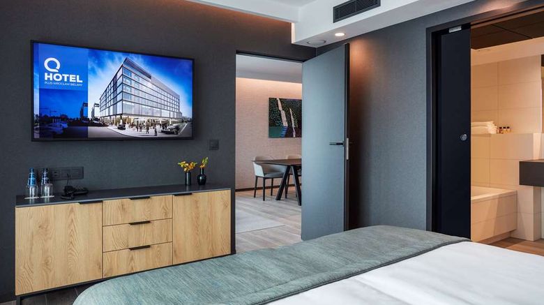 <b>Q Hotel Plus Wroclaw Bielany Suite</b>. Images powered by <a href="https://iceportal.shijigroup.com/" title="IcePortal" target="_blank">IcePortal</a>.
