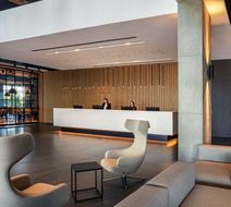Q Hotel Plus Wroclaw Bielany Lobby