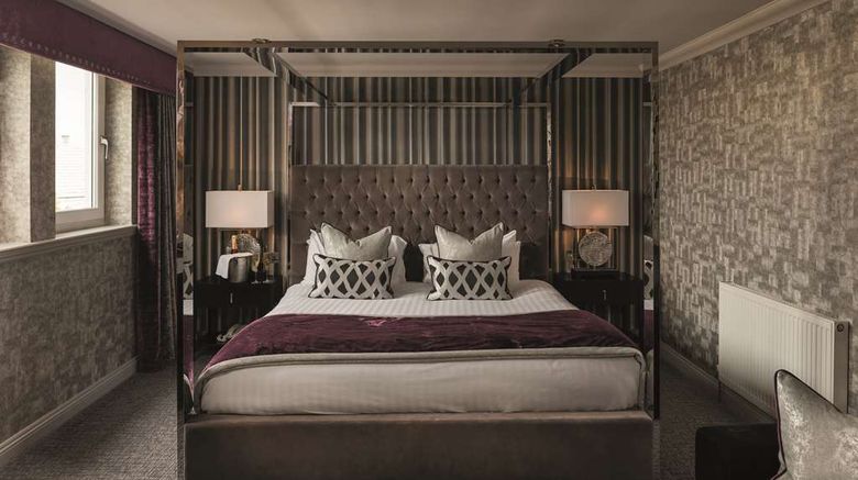 <b>The Carlton Hotel Room</b>. Images powered by <a href="https://iceportal.shijigroup.com/" title="IcePortal" target="_blank">IcePortal</a>.