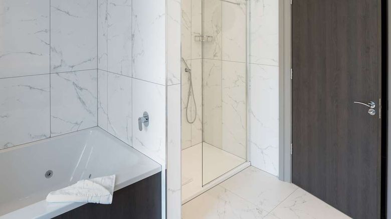 <b>Dalmeny Park Hotel Suite</b>. Images powered by <a href="https://iceportal.shijigroup.com/" title="IcePortal" target="_blank">IcePortal</a>.