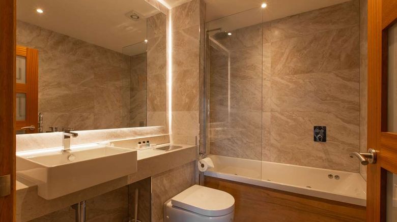 <b>Radstone Hotel Room</b>. Images powered by <a href="https://iceportal.shijigroup.com/" title="IcePortal" target="_blank">IcePortal</a>.