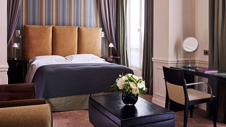 <b>Hotel la Tremoille Room</b>. Images powered by <a href="https://iceportal.shijigroup.com/" title="IcePortal" target="_blank">IcePortal</a>.