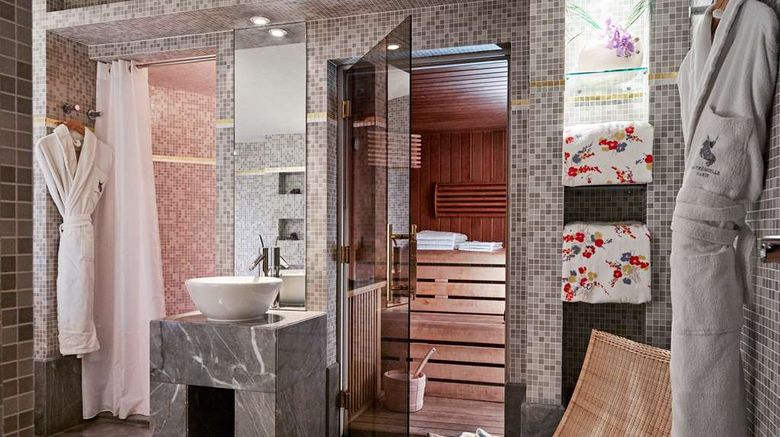 <b>Hotel la Tremoille Spa</b>. Images powered by <a href="https://iceportal.shijigroup.com/" title="IcePortal" target="_blank">IcePortal</a>.