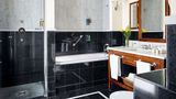 <b>Hotel la Tremoille Suite</b>. Images powered by <a href="https://iceportal.shijigroup.com/" title="IcePortal" target="_blank">IcePortal</a>.