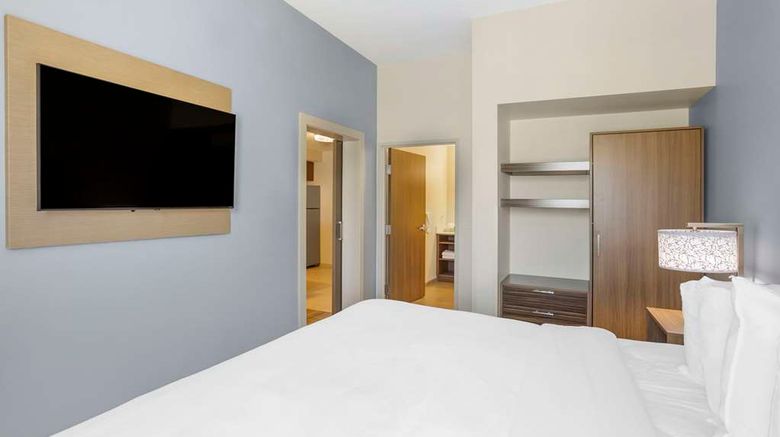 <b>MainStay Suites York Suite</b>. Images powered by <a href="https://iceportal.shijigroup.com/" title="IcePortal" target="_blank">IcePortal</a>.