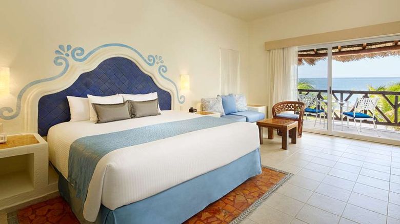 <b>Desire Pearl Resort & Spa Suite</b>. Images powered by <a href="https://iceportal.shijigroup.com/" title="IcePortal" target="_blank">IcePortal</a>.