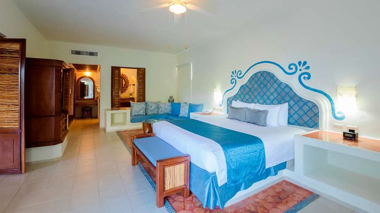 <b>Desire Pearl Resort & Spa Room</b>. Images powered by <a href="https://iceportal.shijigroup.com/" title="IcePortal" target="_blank">IcePortal</a>.