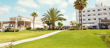 Pierre Anne Beach Hotel Exterior