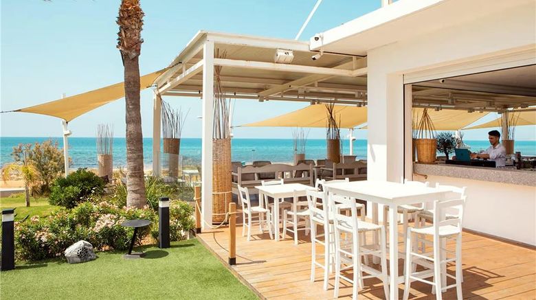 <b>Pierre Anne Beach Hotel Restaurant</b>. Images powered by <a href="https://iceportal.shijigroup.com/" title="IcePortal" target="_blank">IcePortal</a>.