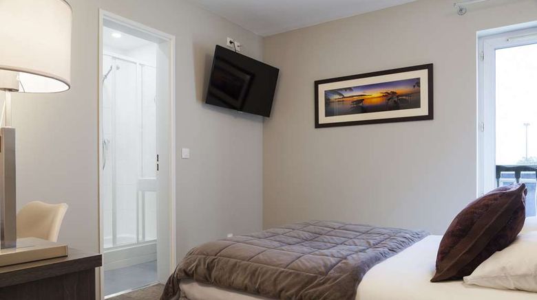 <b>Hotel Acadie Les Ulis Room</b>. Images powered by <a href="https://iceportal.shijigroup.com/" title="IcePortal" target="_blank">IcePortal</a>.