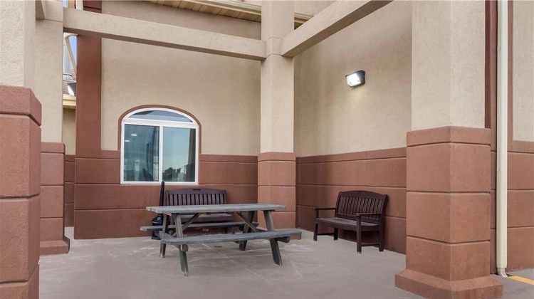Econo Lodge Exterior