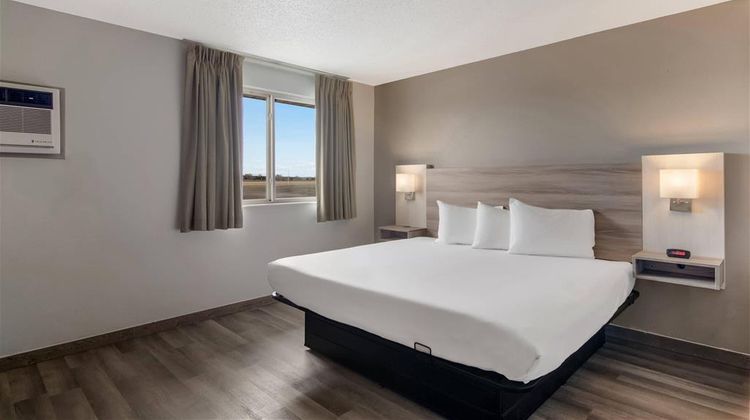 Econo Lodge Room