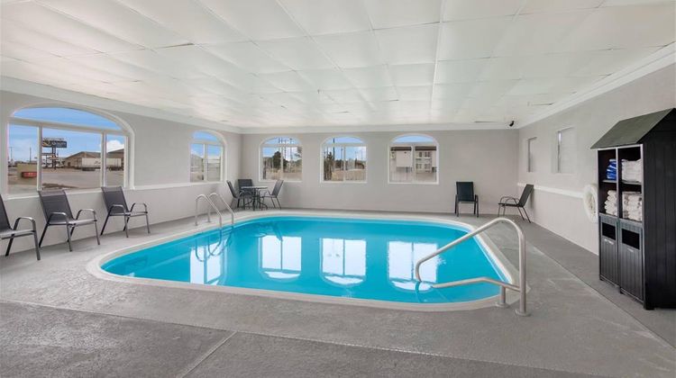 Econo Lodge Pool