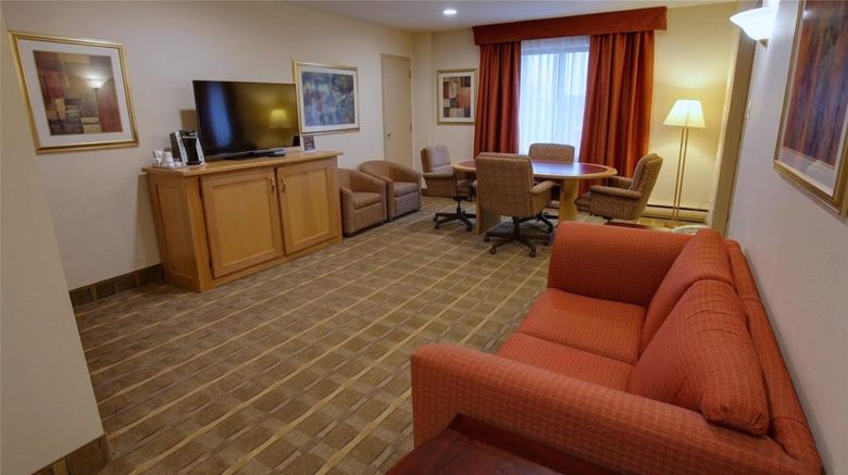 <b>Hotel Gouverneur Trois-Rivieres Suite</b>. Images powered by <a href="https://iceportal.shijigroup.com/" title="IcePortal" target="_blank">IcePortal</a>.