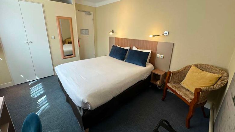 <b>Hotel De Caen Room</b>. Images powered by <a href="https://iceportal.shijigroup.com/" title="IcePortal" target="_blank">IcePortal</a>.
