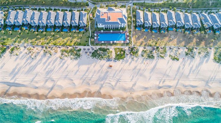 Melia Vinpearl Cam Ranh Beach Resort Beach