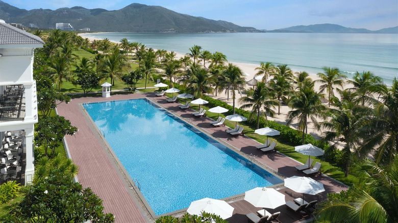 <b>Melia Vinpearl Cam Ranh Beach Resort Pool</b>. Images powered by <a href="https://iceportal.shijigroup.com/" title="IcePortal" target="_blank">IcePortal</a>.