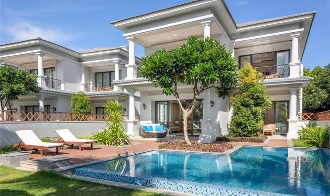 Melia Vinpearl Cam Ranh Beach Resort Exterior