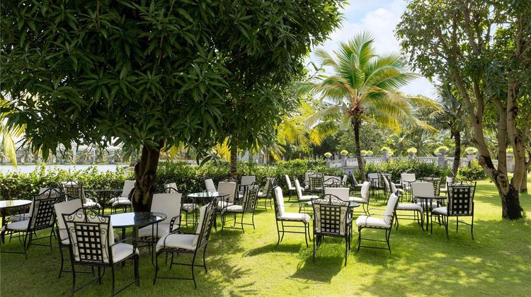 Melia Vinpearl Cam Ranh Beach Resort Restaurant