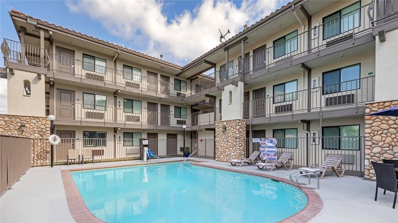 <b>Hillstone Inn, Ascend Hotel Collection Pool</b>. Images powered by <a href="https://iceportal.shijigroup.com/" title="IcePortal" target="_blank">IcePortal</a>.