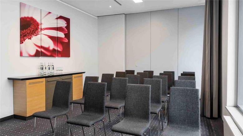<b>Ramada by Wyndham Essen Meeting</b>. Images powered by <a href="https://iceportal.shijigroup.com/" title="IcePortal" target="_blank">IcePortal</a>.