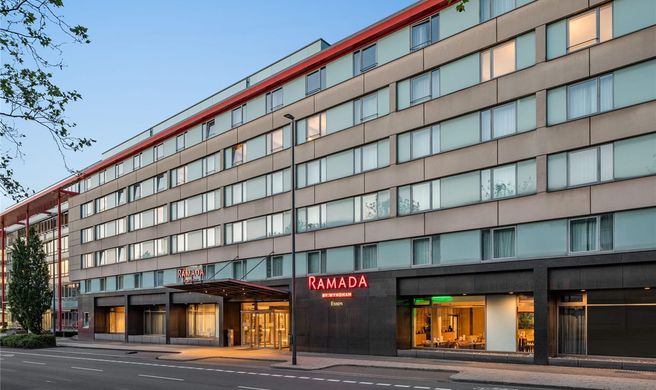 Ramada by Wyndham Essen Exterior