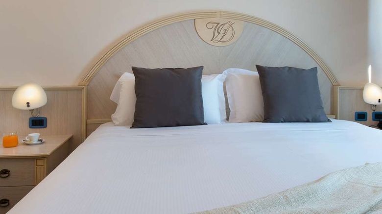<b>CDH Villa Ducale Room</b>. Images powered by <a href="https://iceportal.shijigroup.com/" title="IcePortal" target="_blank">IcePortal</a>.