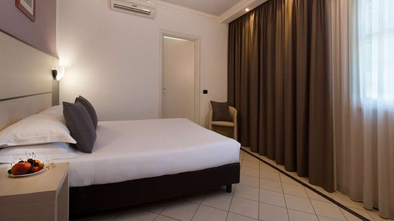 <b>CDH My One Hotel La Spezia Room</b>. Images powered by <a href="https://iceportal.shijigroup.com/" title="IcePortal" target="_blank">IcePortal</a>.