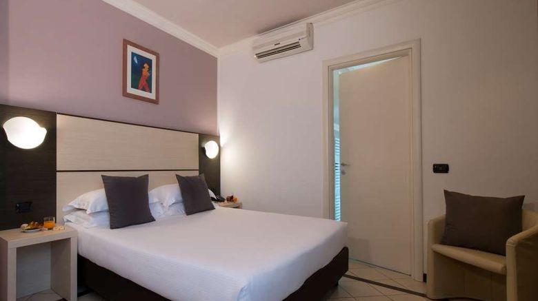 <b>CDH My One Hotel La Spezia Room</b>. Images powered by <a href="https://iceportal.shijigroup.com/" title="IcePortal" target="_blank">IcePortal</a>.