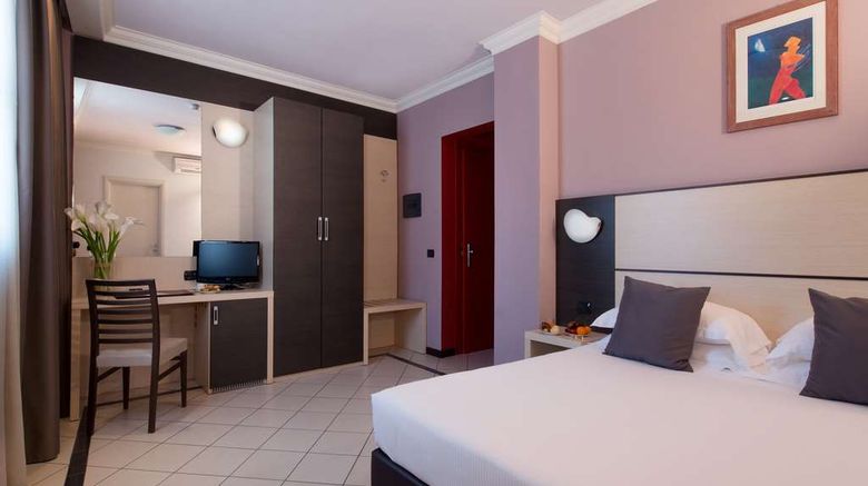 <b>CDH My One Hotel La Spezia Room</b>. Images powered by <a href="https://iceportal.shijigroup.com/" title="IcePortal" target="_blank">IcePortal</a>.