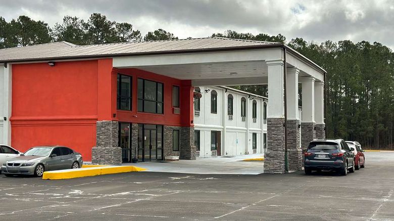 <b>Quality Inn Exterior</b>. Images powered by <a href="https://iceportal.shijigroup.com/" title="IcePortal" target="_blank">IcePortal</a>.