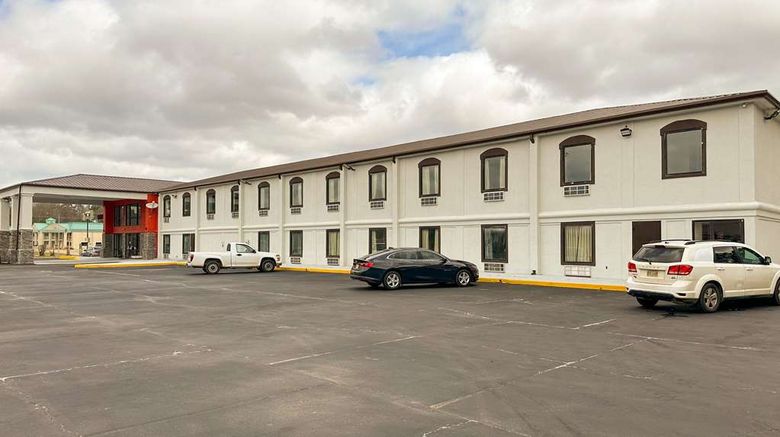 <b>Quality Inn Exterior</b>. Images powered by <a href="https://iceportal.shijigroup.com/" title="IcePortal" target="_blank">IcePortal</a>.