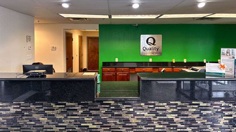 <b>Quality Inn Lobby</b>. Images powered by <a href="https://iceportal.shijigroup.com/" title="IcePortal" target="_blank">IcePortal</a>.