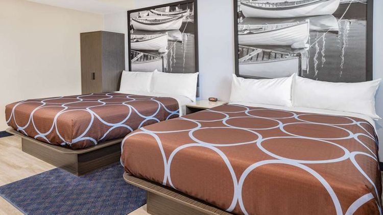 Super 8 by Wyndham Lindenhurst Room
