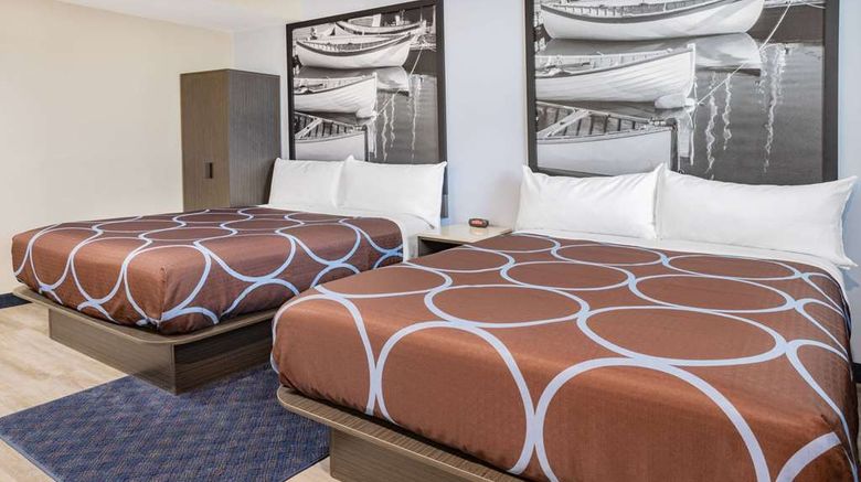 <b>Super 8 by Wyndham Lindenhurst Room</b>. Images powered by <a href="https://iceportal.shijigroup.com/" title="IcePortal" target="_blank">IcePortal</a>.